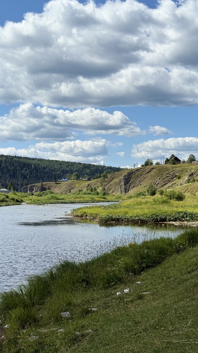 Вид на поселок у водопада 