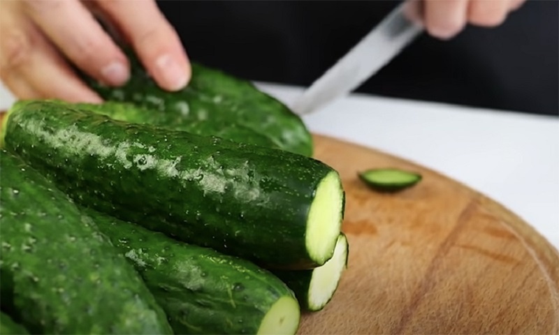 Маринованные огурцы с лимоном и перцем — хрустящая закуска без уксуса