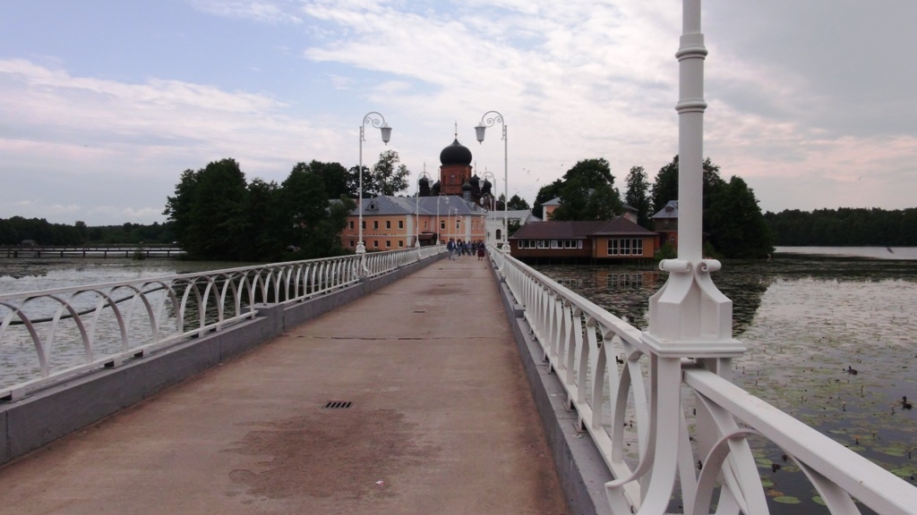 Островная Введенская пустынь под Покровом
