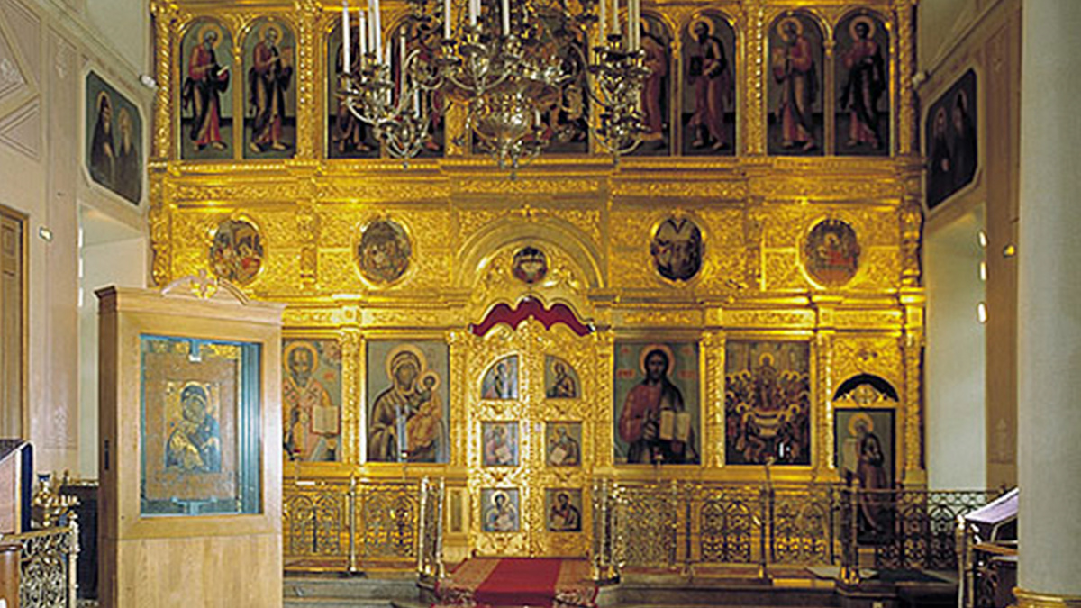 Икона в интерьере храма-музея Святителя Николая в Толмачах