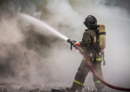    Под Москвой загорелся дом из-за атаки БПЛА