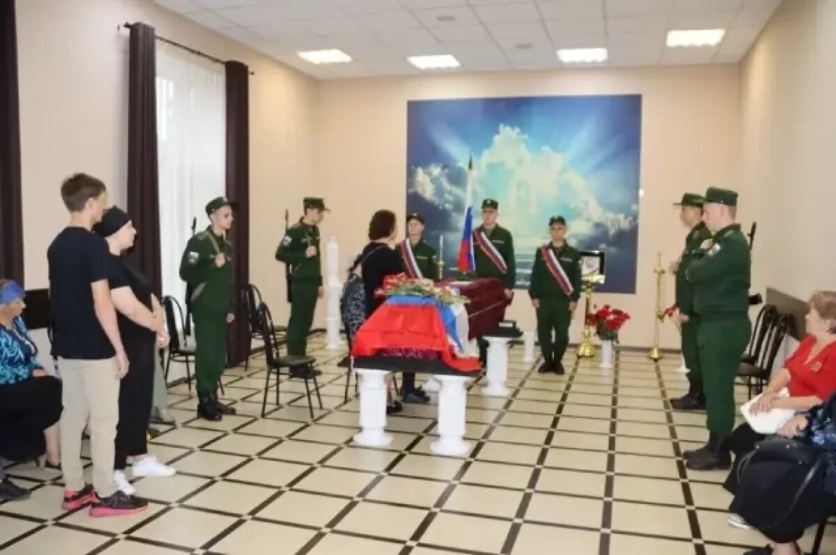    В Тверской области простились с ефрейтором Игорем Симоненковым