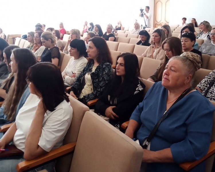     В Железногорске прошёл первый семинар для обучения общественных наблюдателей на выборы Губернатора Курской области