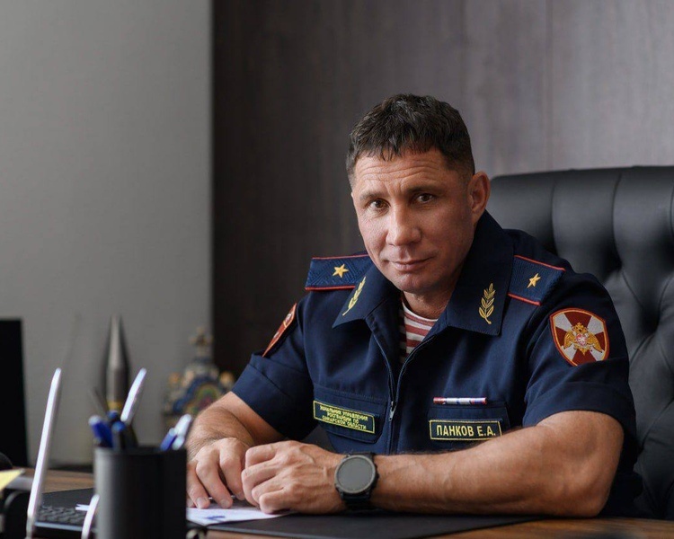     Новым начальником управления Росгвардии по Курской области стал Евгений Панков