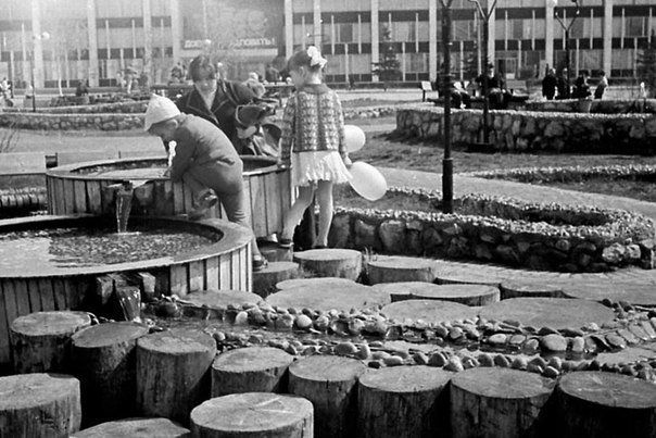 Фото Алексея Потапова: https://pastvu.com/p/1457881 