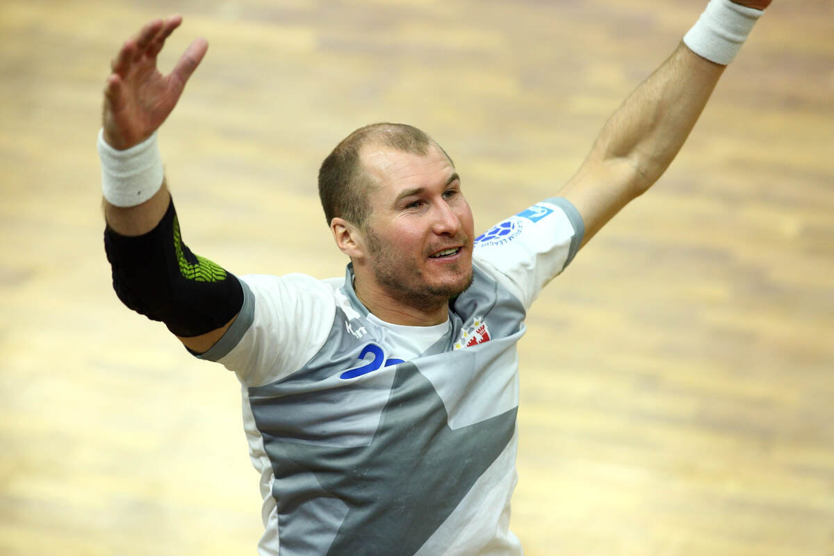    Максим Саликов раздумывает над завершением карьеры