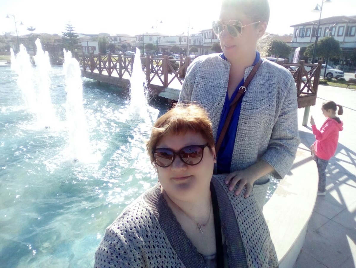 Таня и Оксана и сбоку Натали 