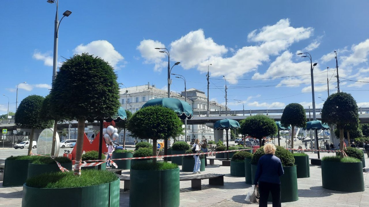 На "Парке Культуры", прям около метро 