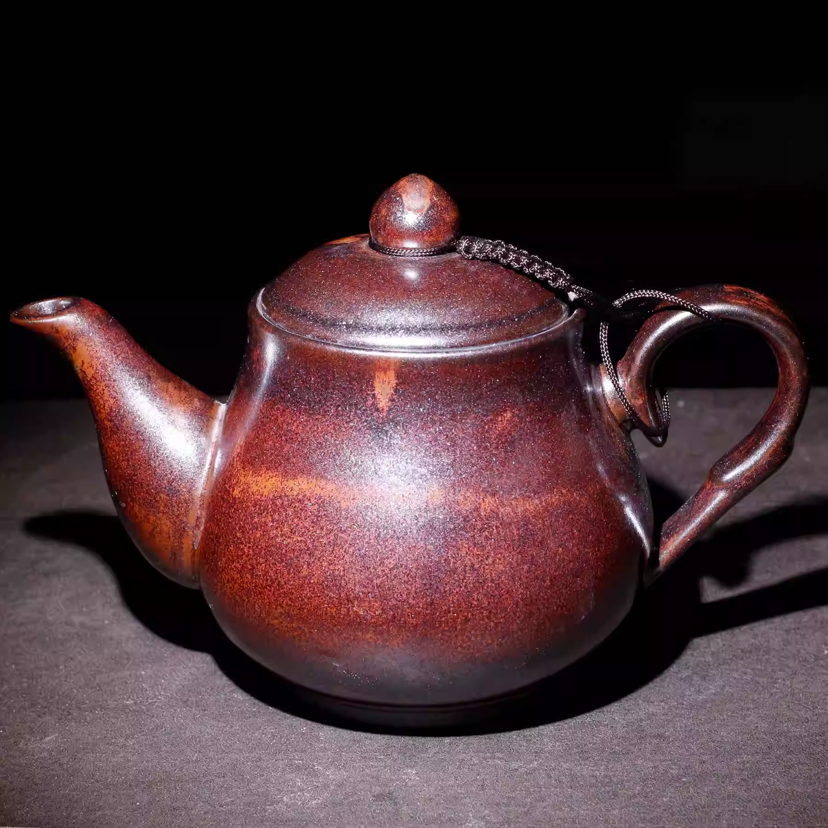 Керамический чайник для заваривания чая