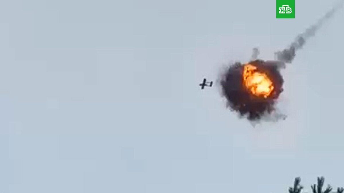    В подмосковной Ивантеевке    из-за    обломков БПЛА загорелся дом