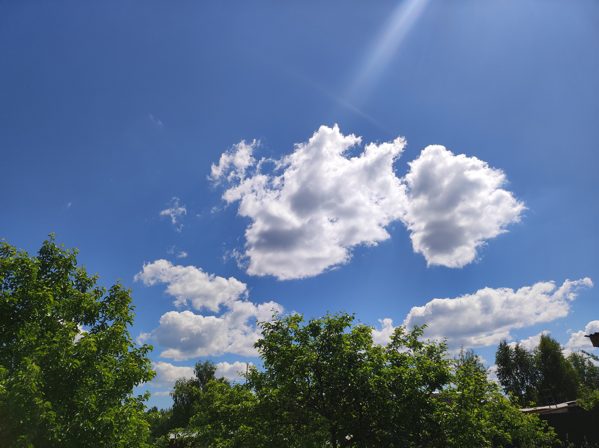 Фото автора, небо, Московская область на границе с Владимирской областью, июль 2025 года