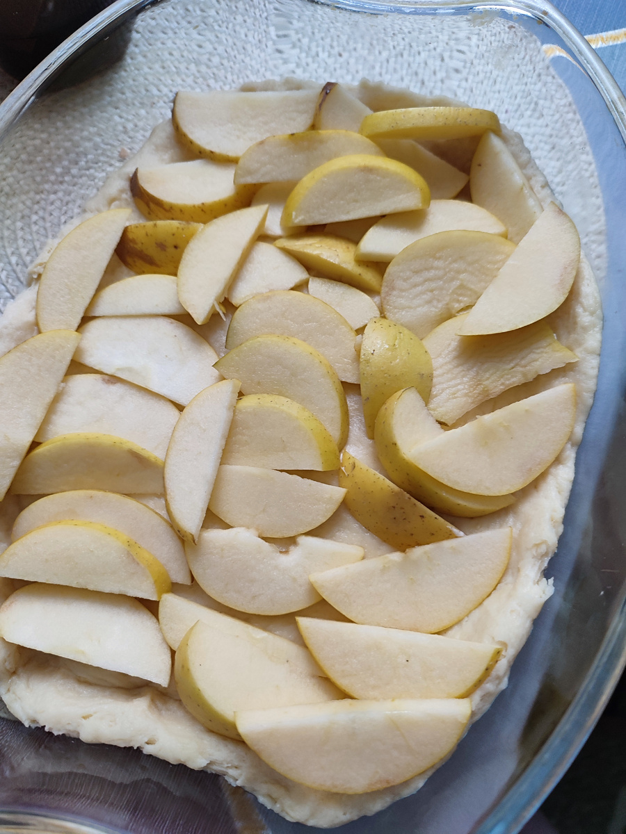 Яблоки желательно брать кислые