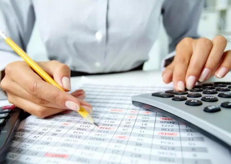    Зеленский объявил мораторий на проверки бизнеса, кроме сферы подакцизных товаров — алкогольных и табачных