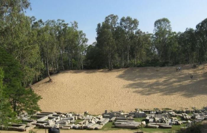 Здесь повсюду пески