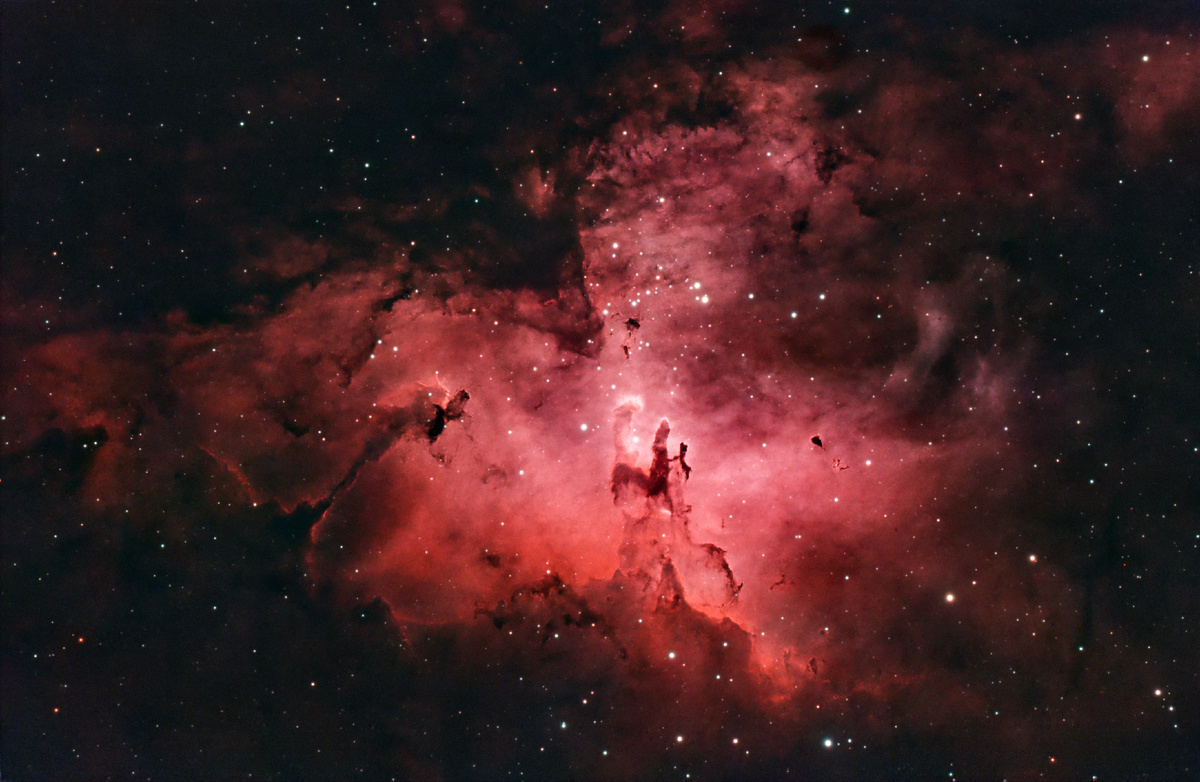 Туманность М16 в созв. Змеи, фото Дэвида Стрэнджа
