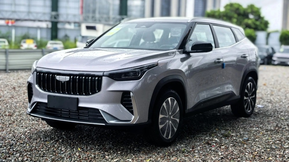 На фото из соцсети: обновленный кроссовер Geely Cityray