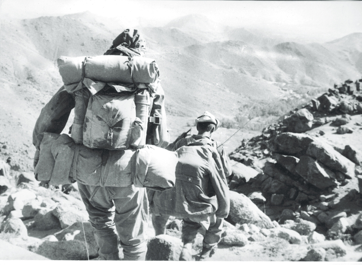 Десантники в горах Афганистана