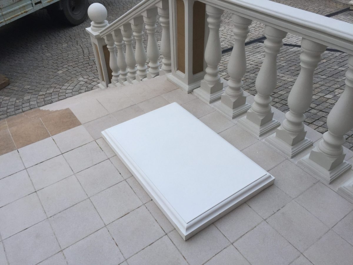 Источник: https://magazin-skulptur.ru/product-category/arxitekturnyj-dekor/plity/