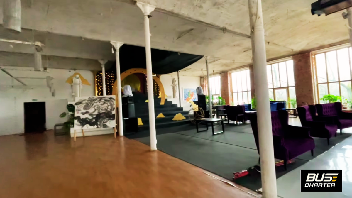 Аренда автобуса и микроавтобуса или минивэна с водителем в Москве посуточно 2025