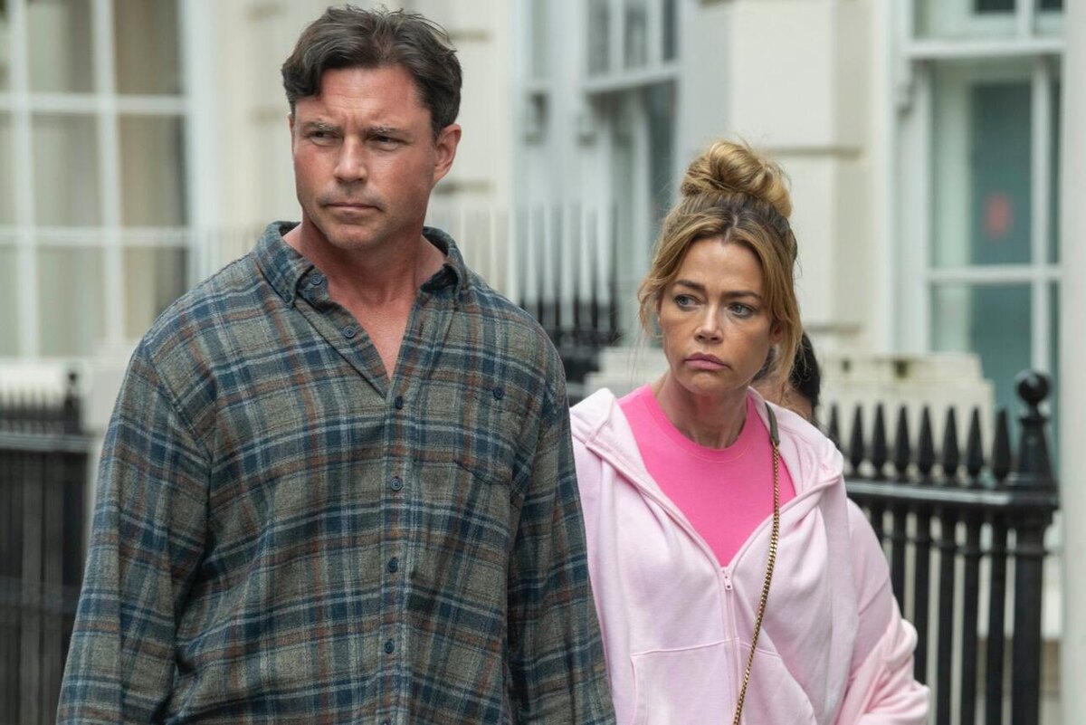    Дениз Ричардс и Аарон Файперс LEGION-MEDIA