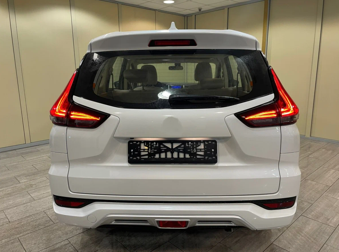 В России продаётся «японский Ларгус». Источник иллюстрации - auto.ru