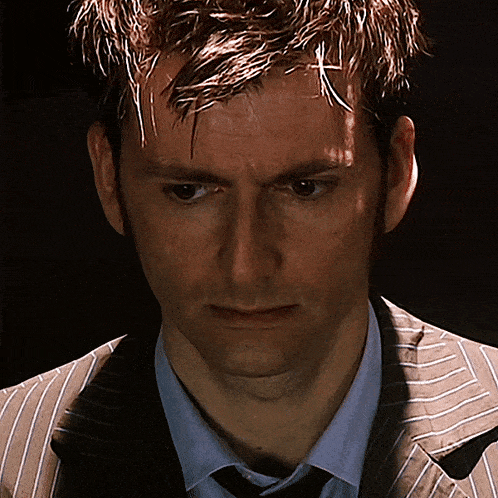 Источник: https://tenor.com/ru/users/moulinquinn