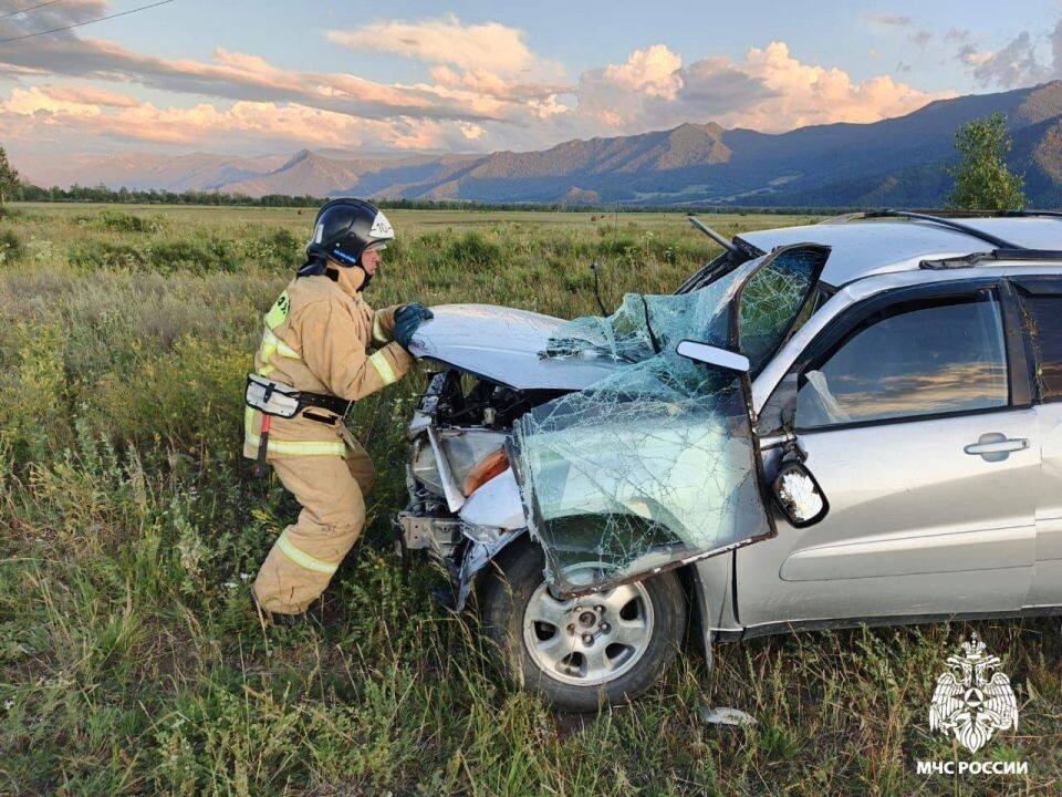    ДТП в Усть-Коксинском районе Республики Алтай. Источник: ГУ МЧС России по Республике Алтай