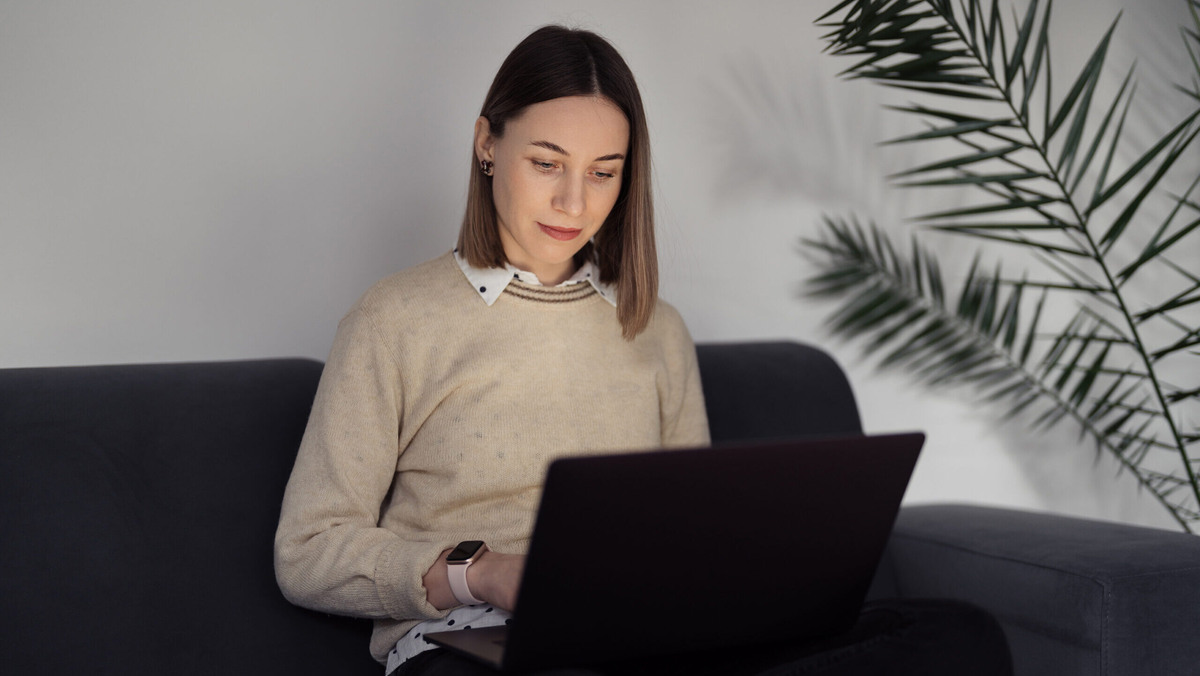    Чтобы получить дополнительные деньги на проект, стоит регулярно мониторить новые грантовые конкурсы. Фото: freepik