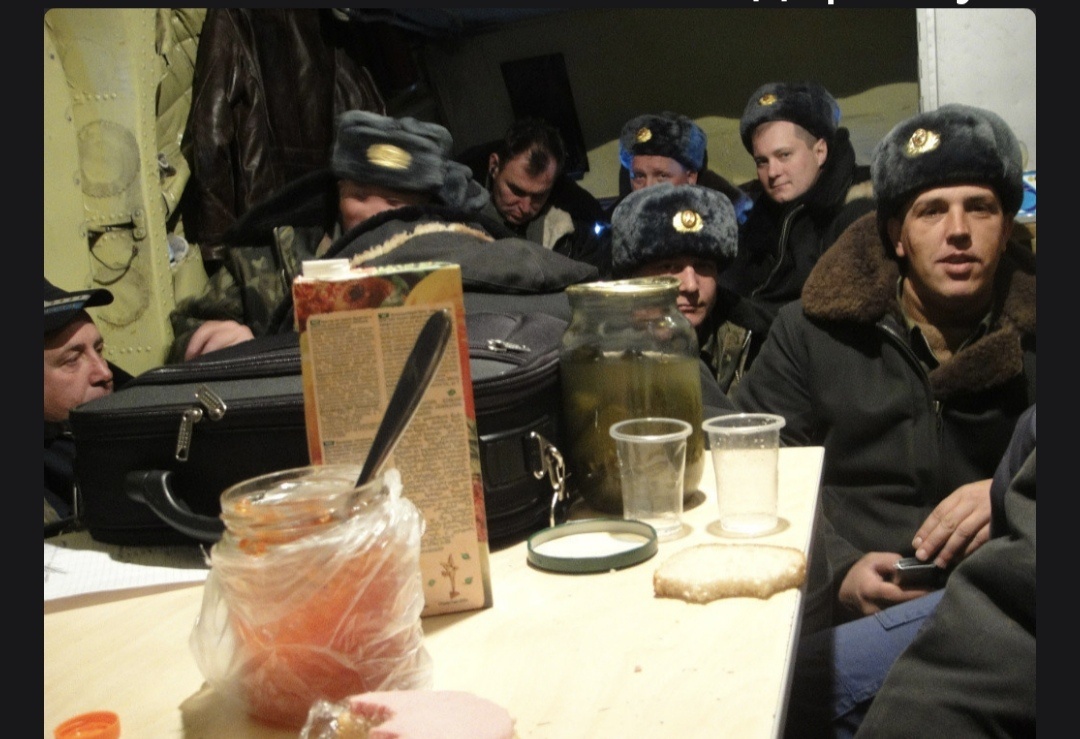 28 Гв. ИАПлетит в командировку. Фото из архива Александра Мулявко. 