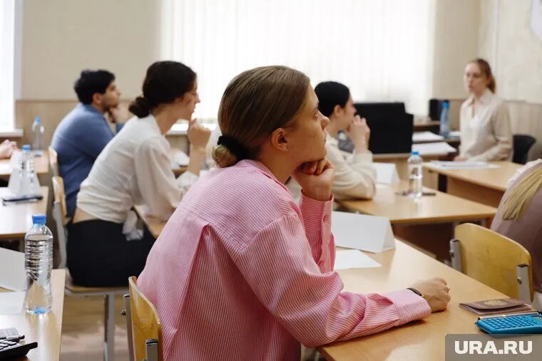 При этом выросло количество выпускников, набравших от 81 до 100 баллов. Фото: Екатерина Сычкова © URA.RU