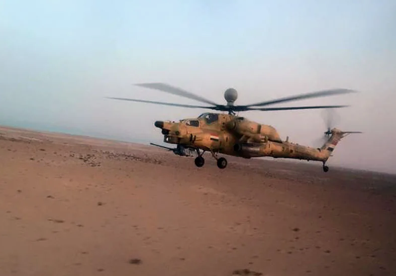 Ми-28НЭ армейской авиации Ирака.  Во многом благодаря его неутомимой деятельности, правительственная армия смогла внести перелом в борьбе против ИГ. Кадры ВВС Ирака