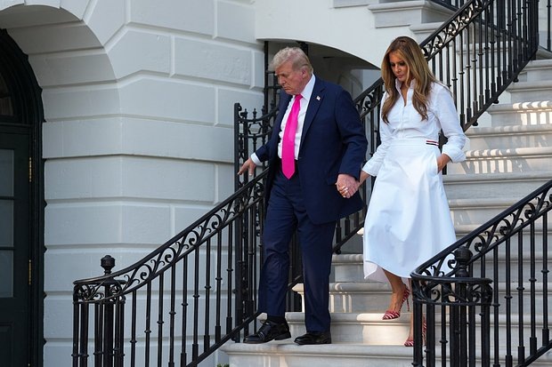    Дональд и Мелания Трамп в Белом доме. Фото: Leah Millis / Reuters