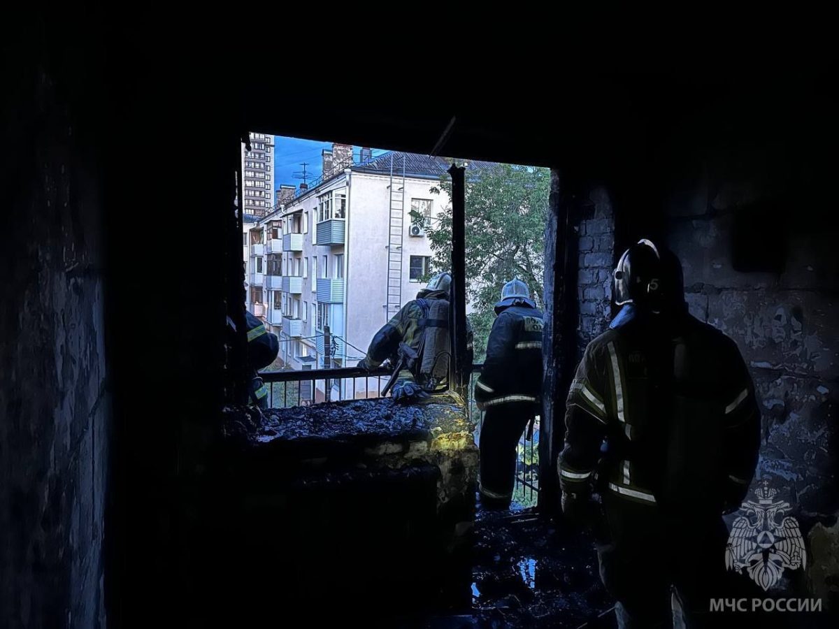    Сгорели балкон и внутренняя отделка квартиры