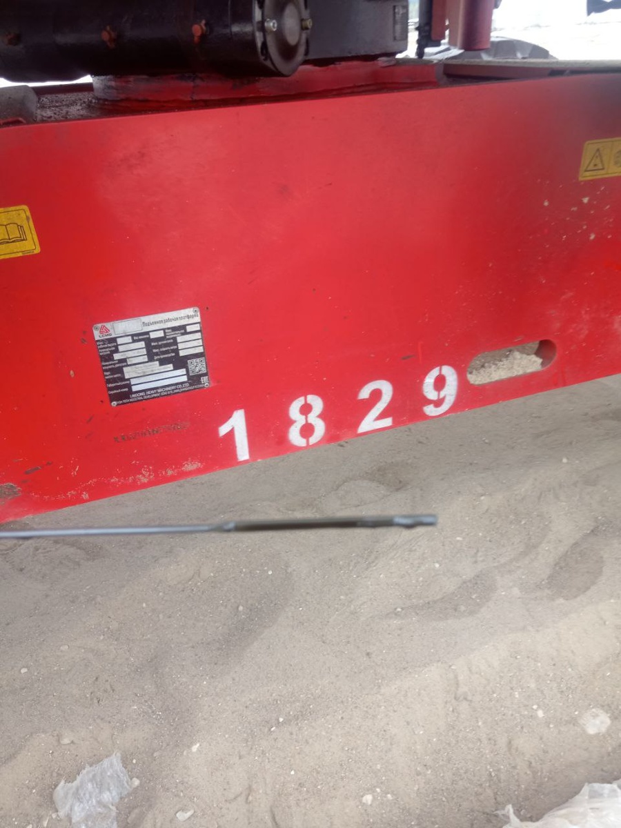 Проверка уровня масла в двигателе