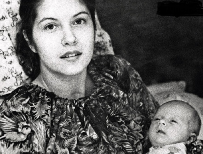 Вера Сотникова с сыном Яном