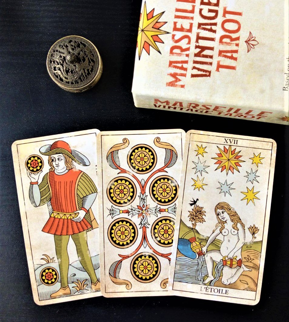 Ответ смотрим на колоде "Винтажное марсельское таро"