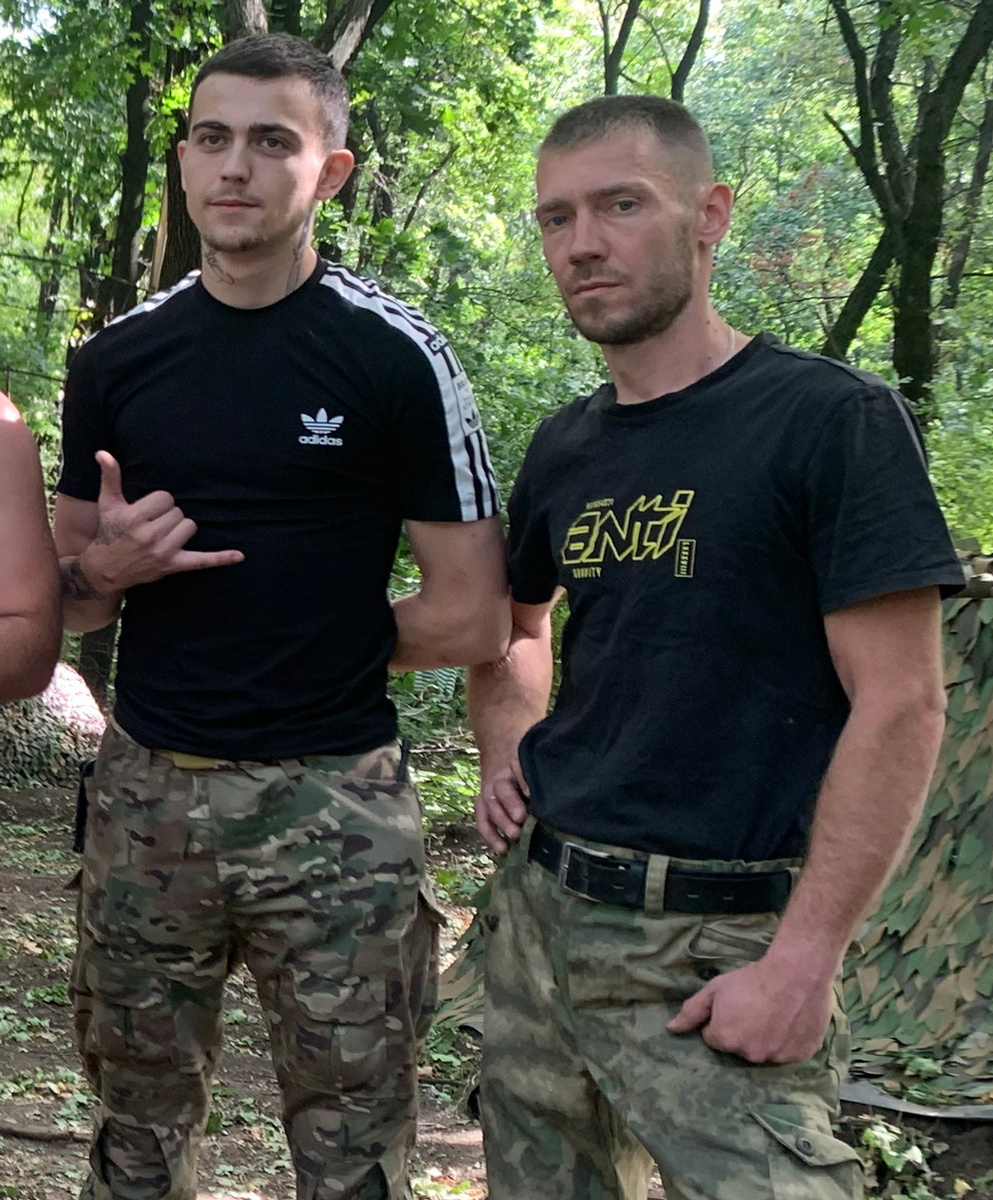 Алексей вместе со Стражем. Фото автора.