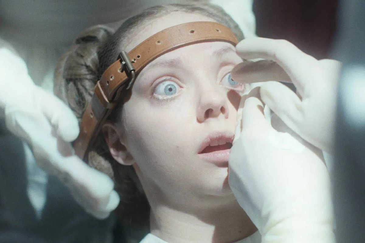 Кадр из фильма "Гадкая сестра"