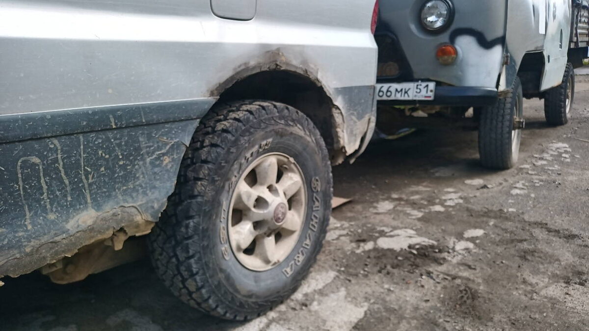 Стало. Прибавилось около 2 см. Но это машина ещё не двигалась - скорее всего просядет в исходное состояние.