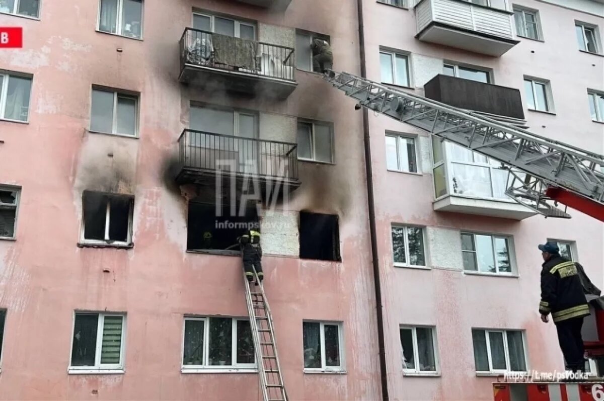    Двух человек госпитализировали после взрыва газа в Великих Луках