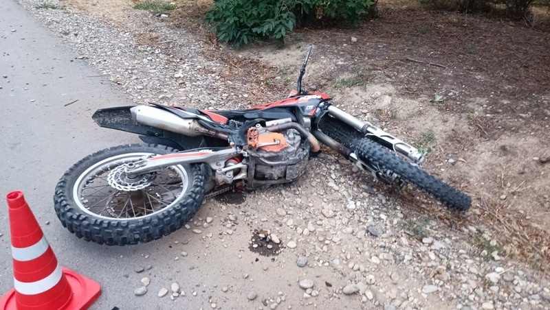    Несовершеннолетний мотоциклист госпитализирован в медучреждение Фото: УГИБДД ГУ МВД России по Ставропольскому краю