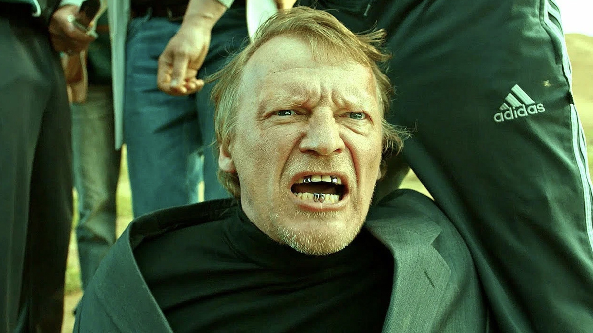 Кадр из фильма "Как Витька Чеснок вёз Лёху Штыря в дом инвалидов"