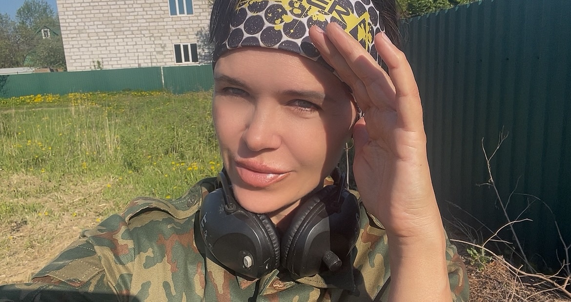 Лето это не только солнышко и теплота: это жара, кусачие твари и трава по пояс🥶