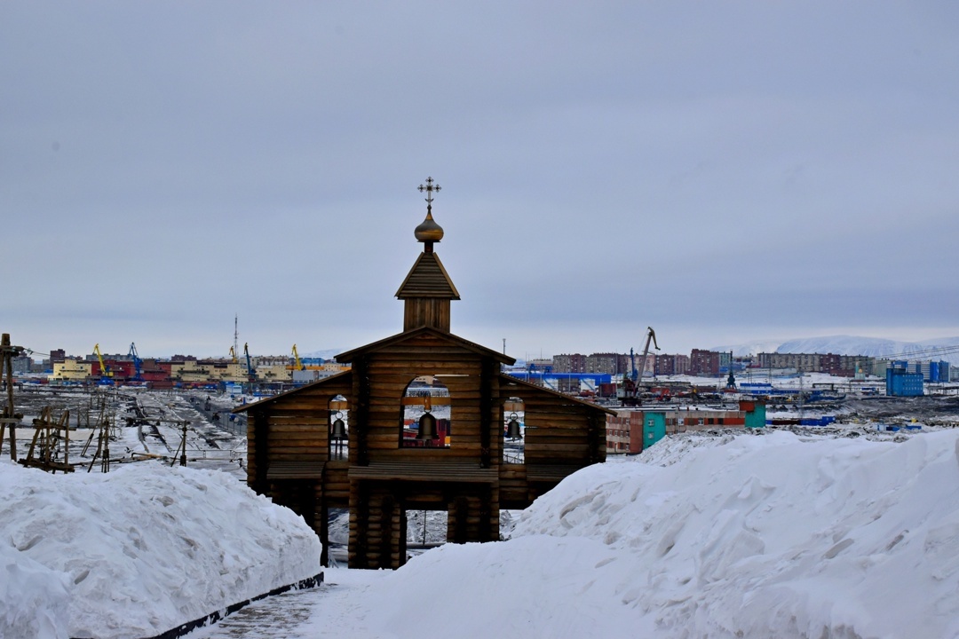 С высоты Голгофы Норильск как на ладони...