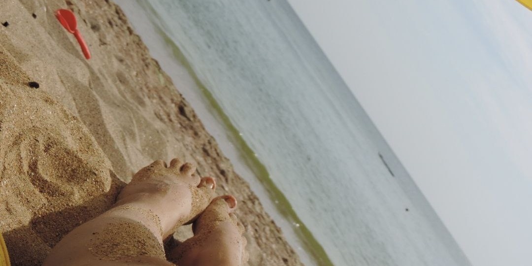 "Смотреть не на что!": сказал одетый мужчина на нудистском пляже. Реальная история посещения