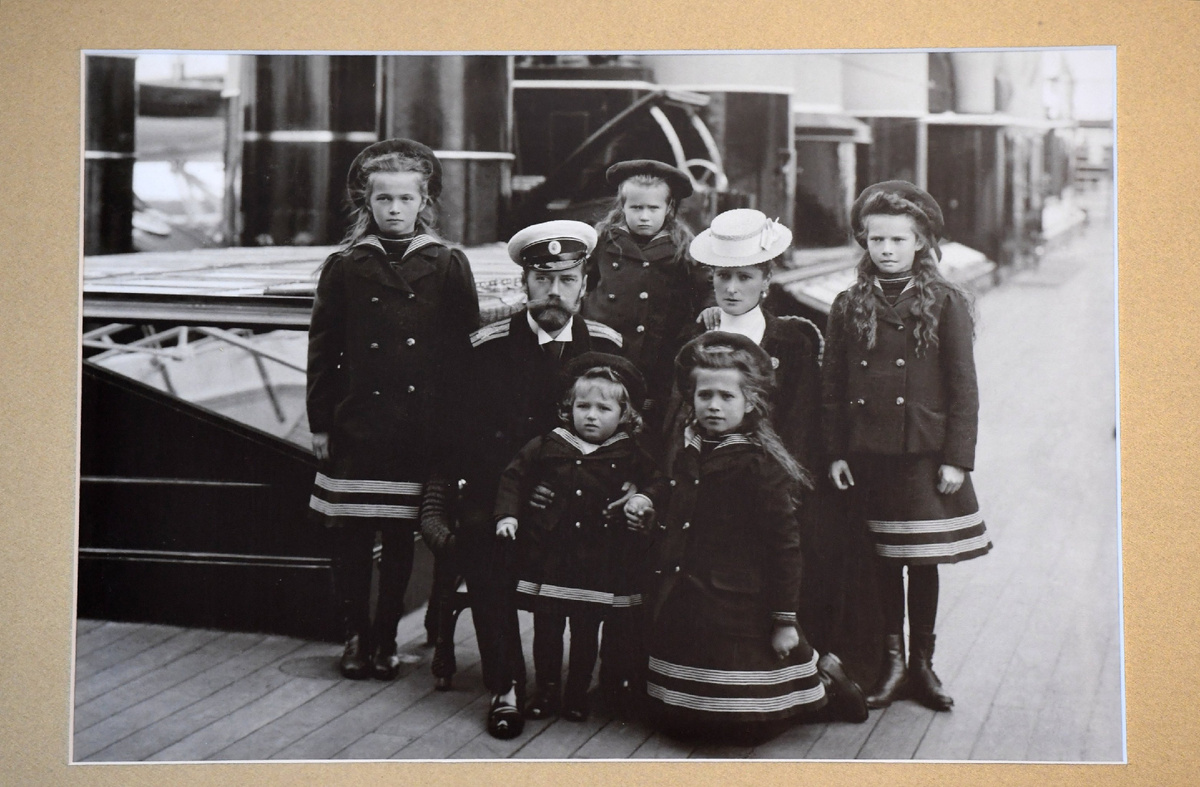 Фотография семьи Николая II на палубе императорской яхты "Штандарт" (1907 г.) © Sputnik