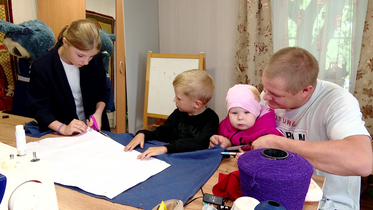 Когда мама - предприниматель, вся семья при деле
