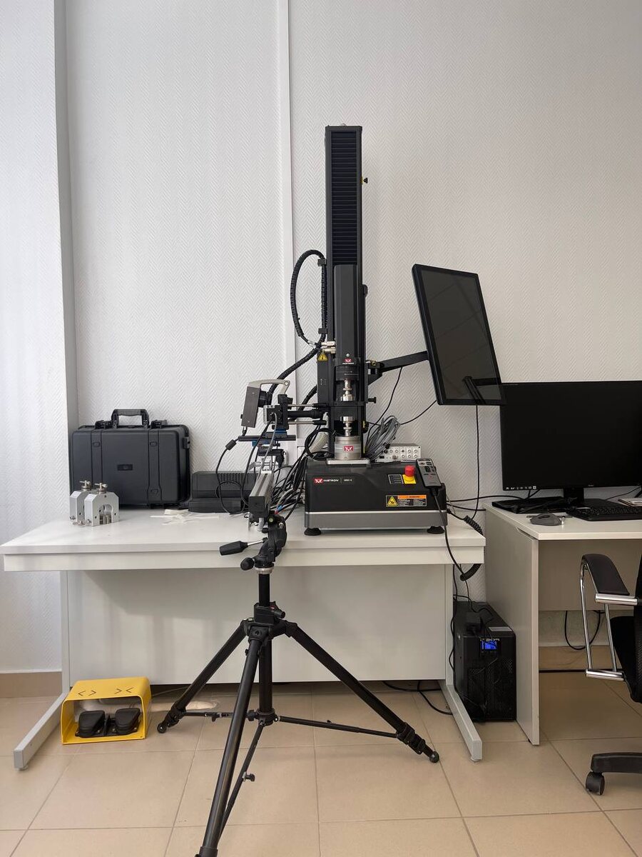    Универсальная испытательная машина / © Илья Виндокуров, пресс-служба ПНИПУ