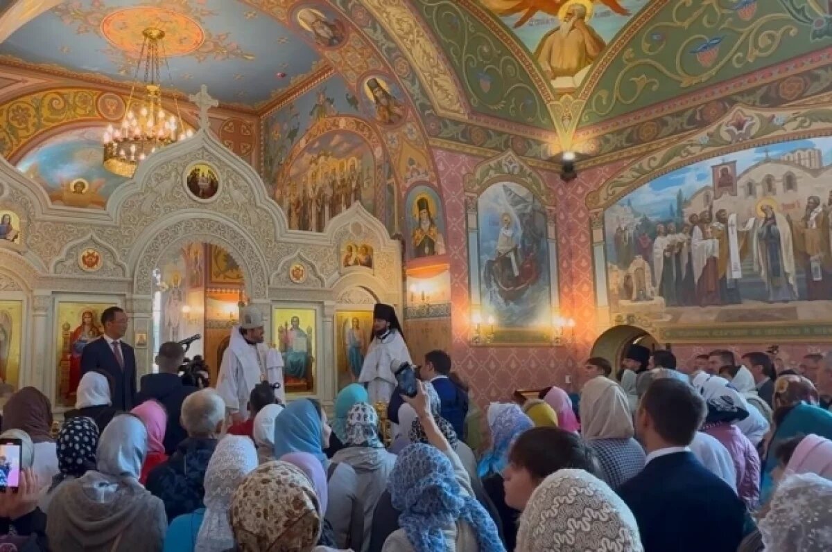    В Храме Николая Чудотворца почтили память погибших в ДТП в Нерюнгри