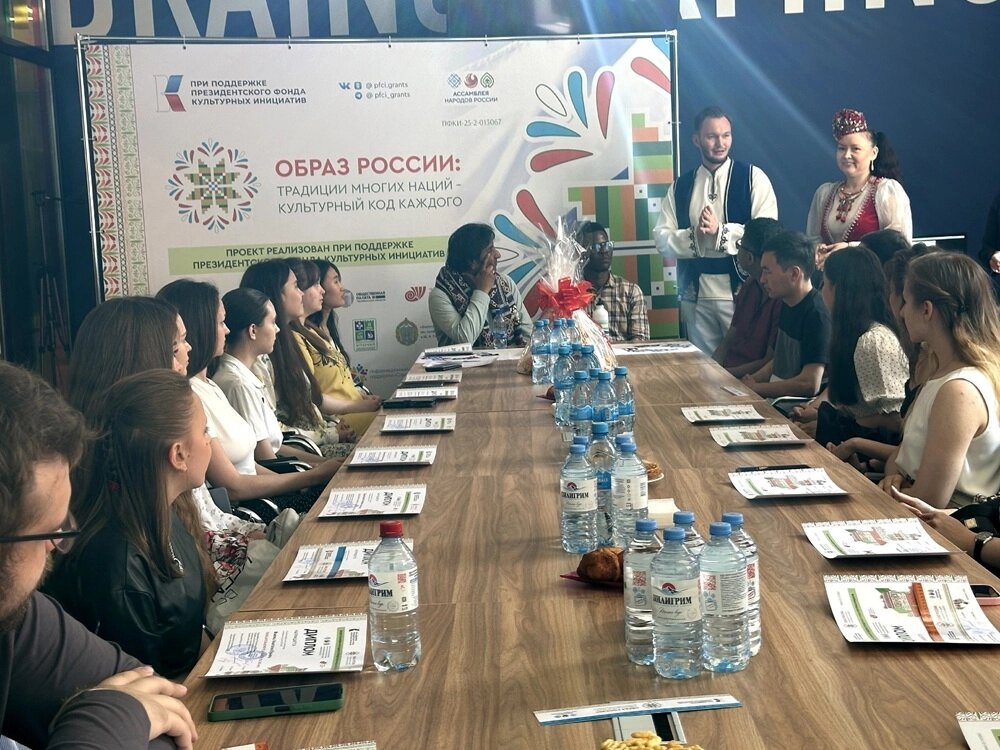    Региональное отделение Ассамблеи народов России объединяет представителей многонациональной Челябинской области. Фото: Из личного архивa